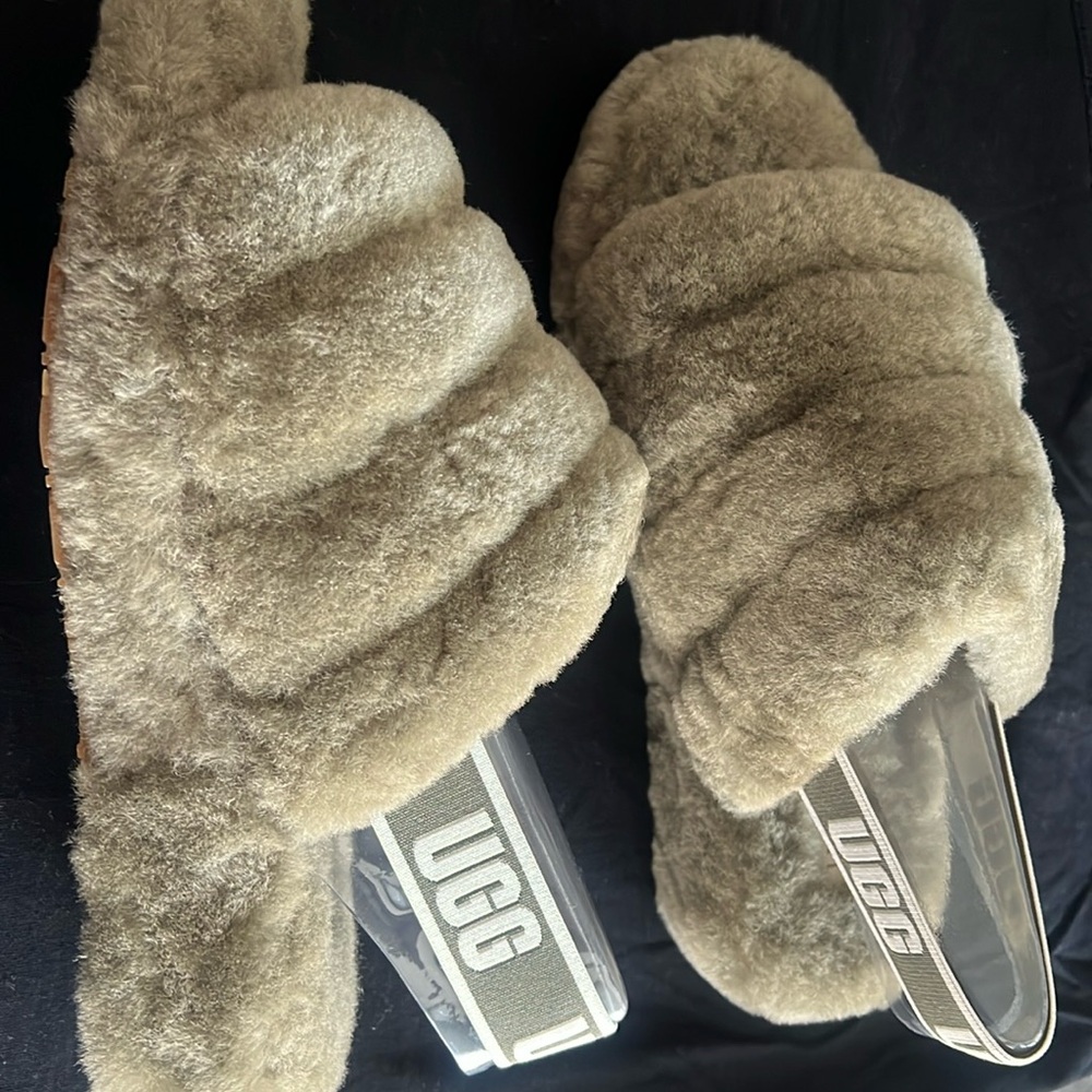 Grey/greenish Ugg slippers with strap